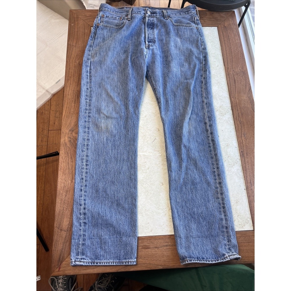 Vintage Y2K Levi's 501 Medium Wash Denim Jeans 34 X 32 Worn‎ Button Fly
